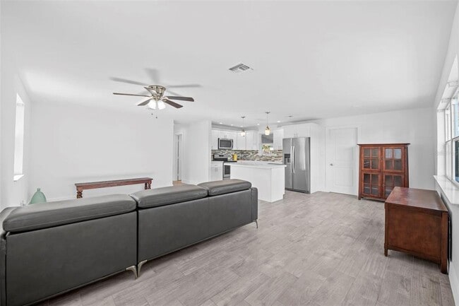 Photo - 5641 NE 8th Ave