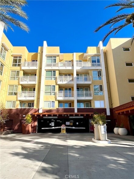 Building Photo - 21301 Erwin St Unit 449