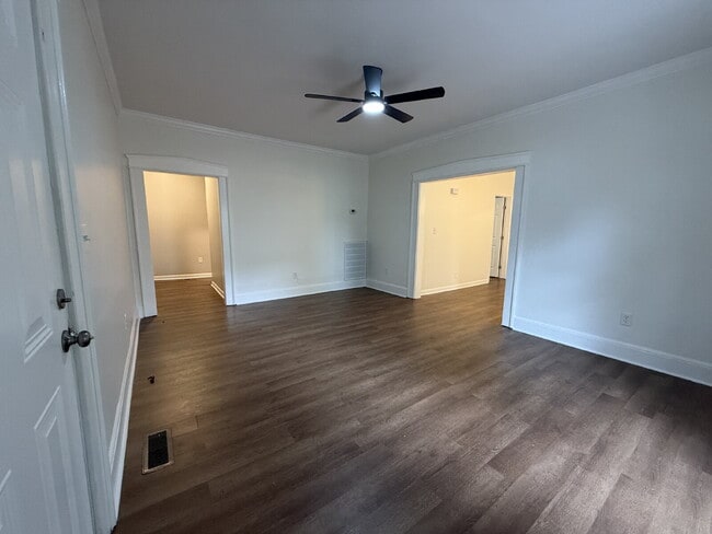 Photo - $500 off one month with18 monthlease.  "Co...