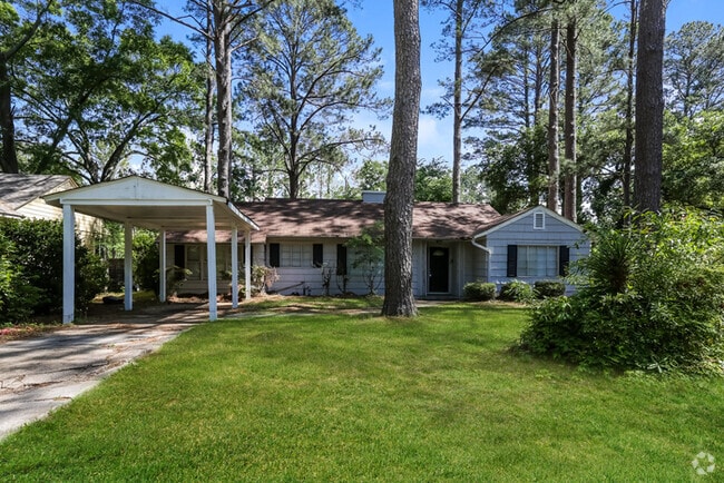 Building Photo - 216 Cedarhurst Dr Rental