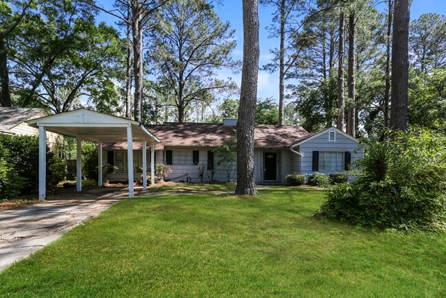Photo - 216 Cedarhurst Dr House