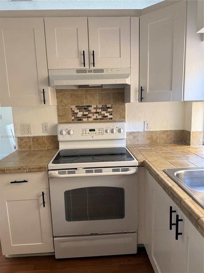 Photo - 11383 Lakeview Dr