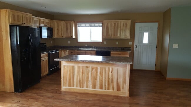 Building Photo - 1703 Coranado St Rental