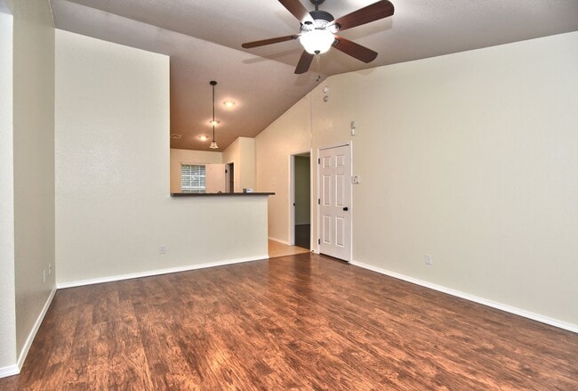 Photo - Adorable and move-in ready!