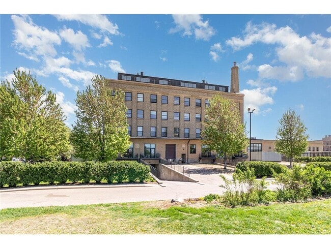 Photo - 730 Stinson Blvd NE Unit 406