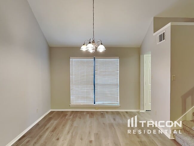 Photo - 1378 Southridge Dr