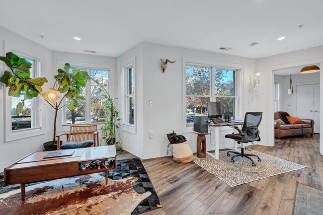 Photo - 1300 Park Rd NW