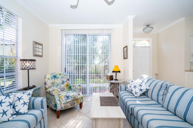 Photo - "Charming 2-Bed, 2-Bath Townhouse Retreat in Tampa's Serene White Lake Court!"