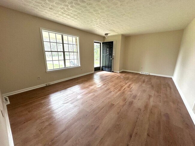 Photo - 3 Bedrooms, 2 Bathroom - House in North Rome!