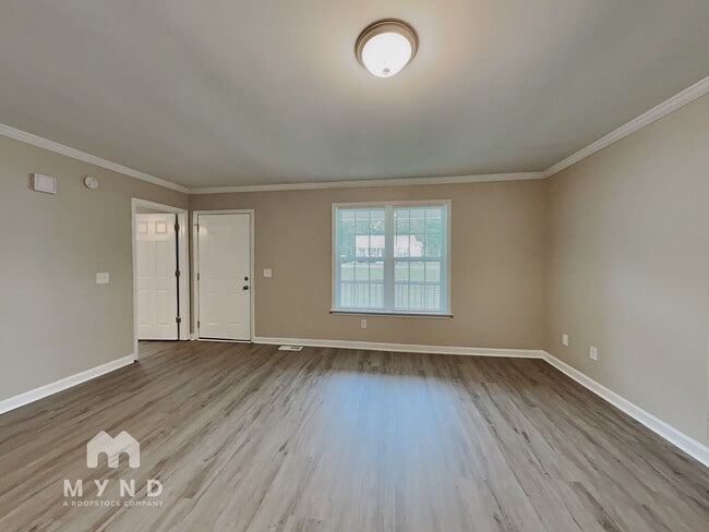 Photo - 172 Saw Mill Dr