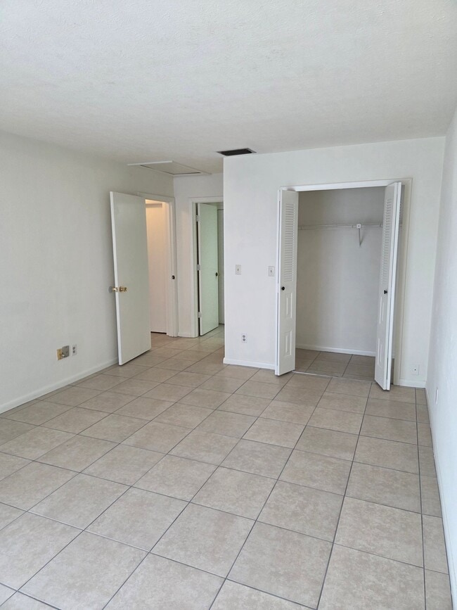 Photo - 1214 SE 8th St Unit Apt 7