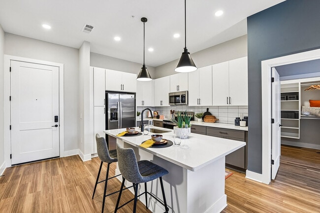28-web-or-mls-Unit L03-S2504-009