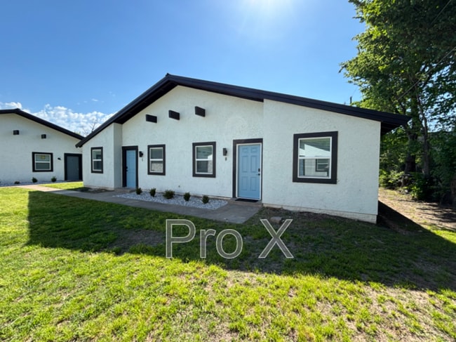 Building Photo - 309 Park St Unit 604 Allen Apt C