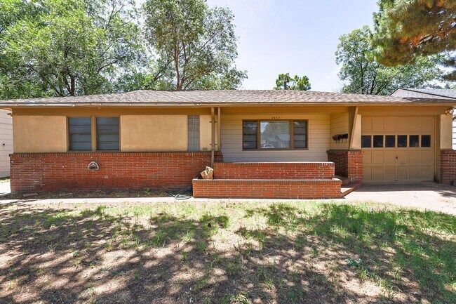 Photo - 2617 28th St Unit Front