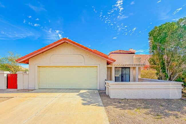 Building Photo - 601 S Danyell Dr