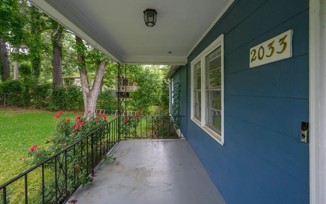 Photo - 2033 E Lake Blvd