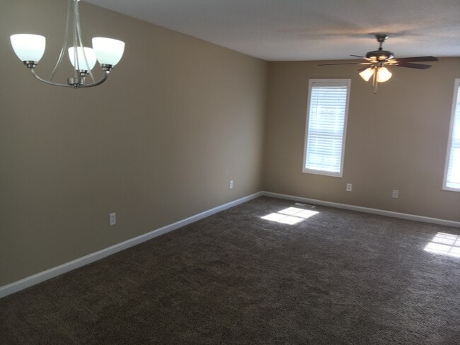 Photo - Perfect 3 Bedroom, 2 Bath Home For Rent