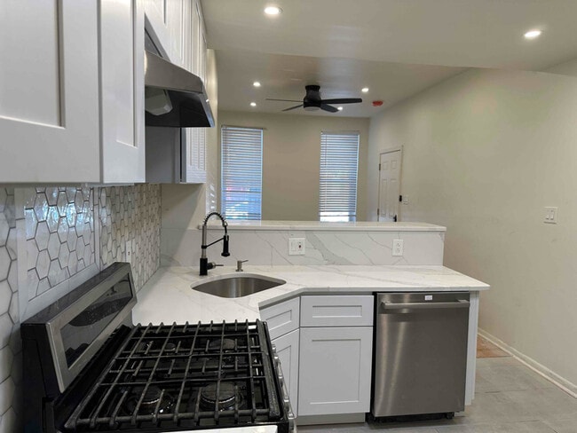 Photo - 1714 W Diamond St Unidad 1