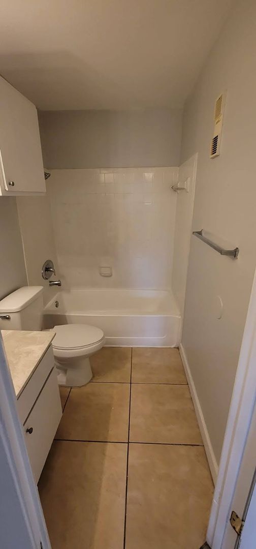 Photo - Great 1/1 in the Heart of Sunrise Unidad 303