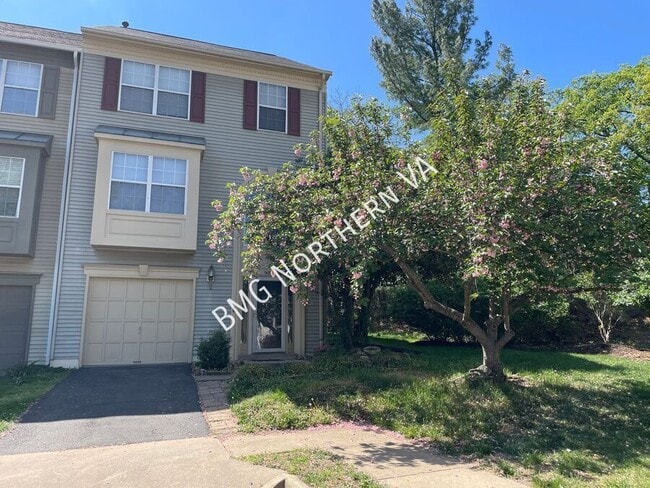 Photo - 865 Tall Oaks Square