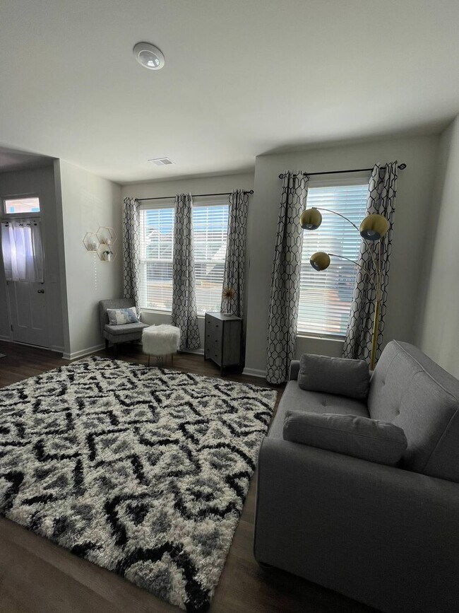 Photo - Furnished Townhome in Greer is Available