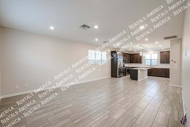 Photo - 1103 E Newland Dr