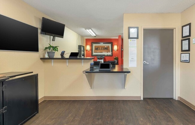 Photo - Furnished Studio-Bakersfield - California ...