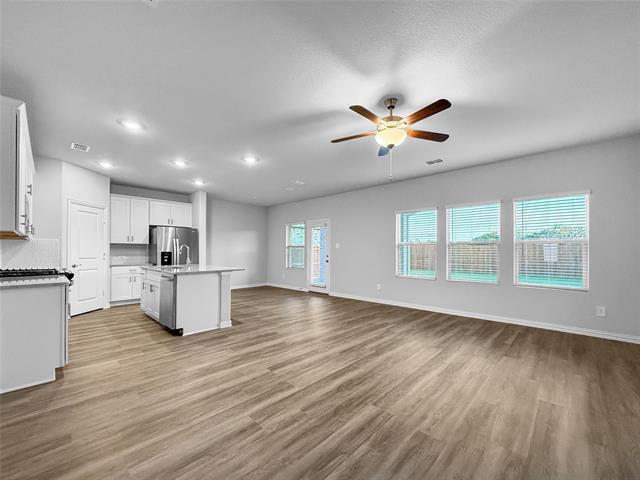 Photo - 209 Greenbriar Ln