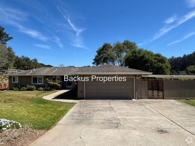 Building Photo - Wonderful property on large acre lot on Ta... Rental