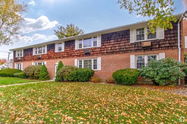 Building Photo - Suffield West Apartments