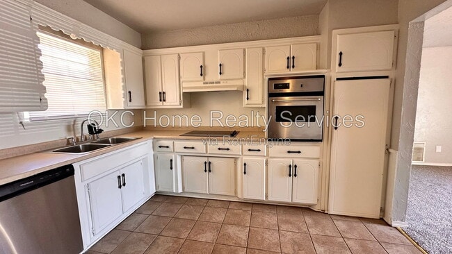 Photo - 8417 S Villa Ave