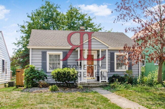Photo - 317 E Royal Forest Blvd