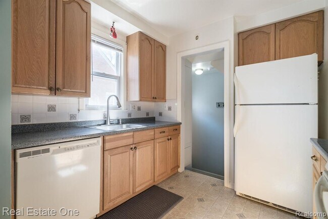 Photo - 2989 Cummings Ave