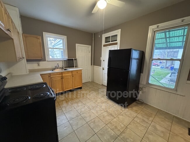 Photo - 1009 Corbett St