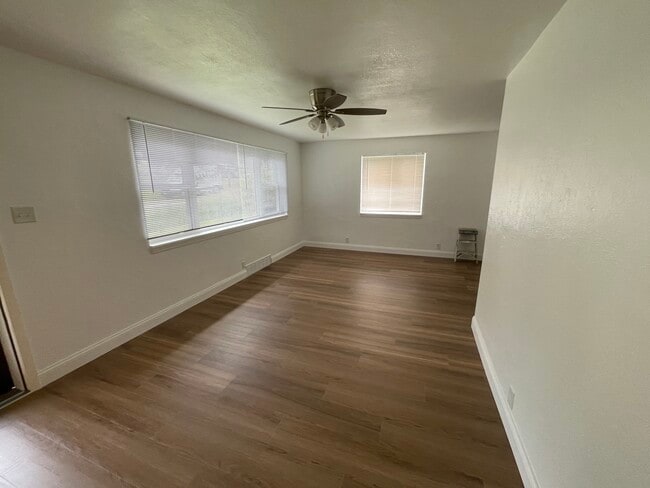 Photo - 128 N 10th St
