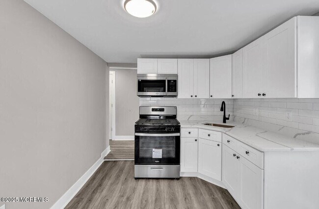 Photo - 700 Fifth Ave