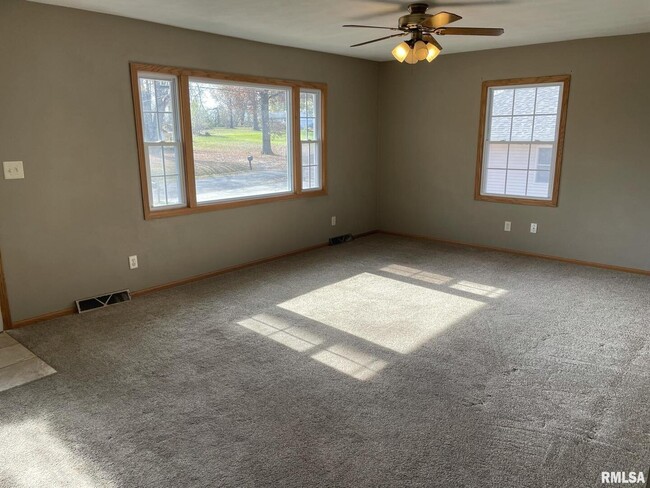 Photo - 2806 W 47th St