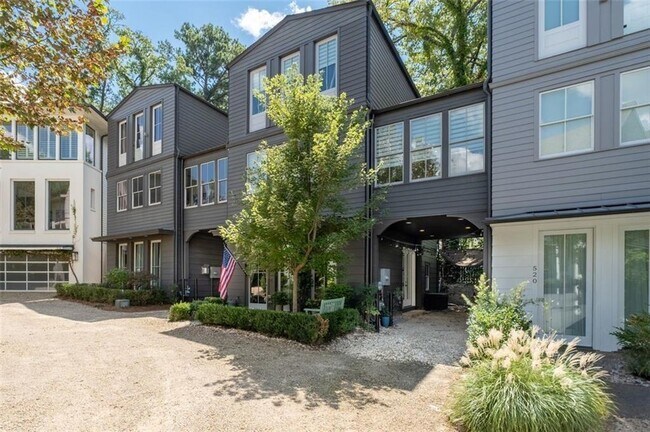 Photo - 518 Bismark Rd NE