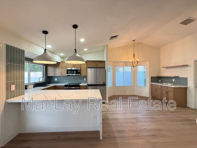 Photo - 1720 W Highland St