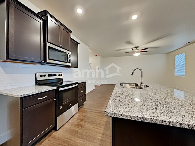 Photo - 6902 35th Pl NE