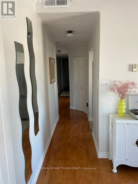 Photo - 275 Queens Ave Unité 301