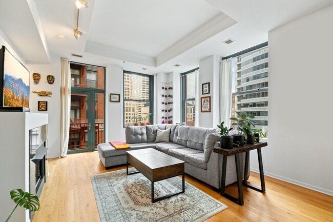 Photo - 208 W Washington St Unit 1910