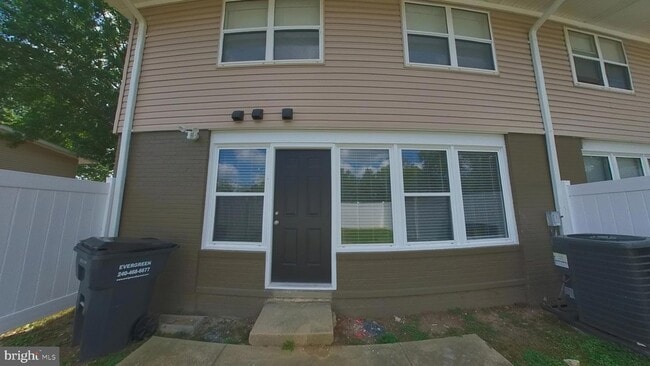 Photo - 2050 Nike Dr