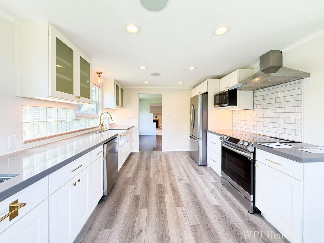 Beautiful recently remodeled 4 bed 2 bath ... - Beautiful recently remodeled 4 bed 2 bath ...