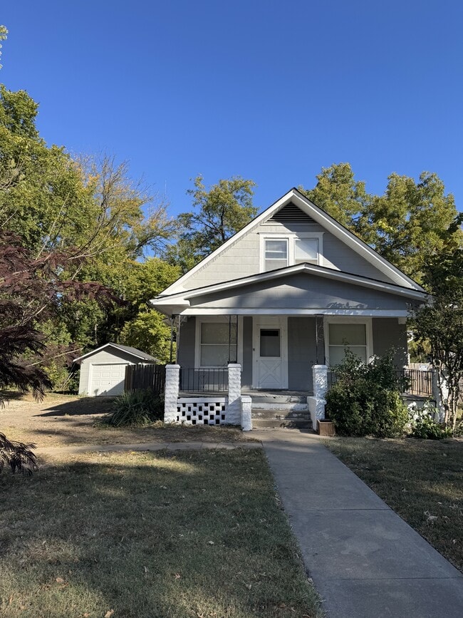 Building Photo - 2910 SE 10th Ave