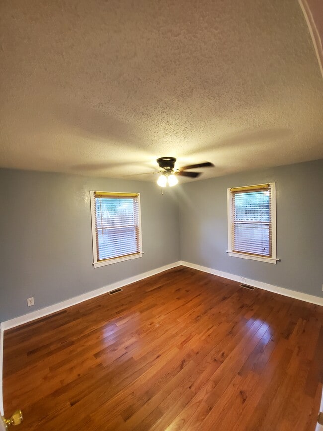 Dormitorio - 119 Avery St