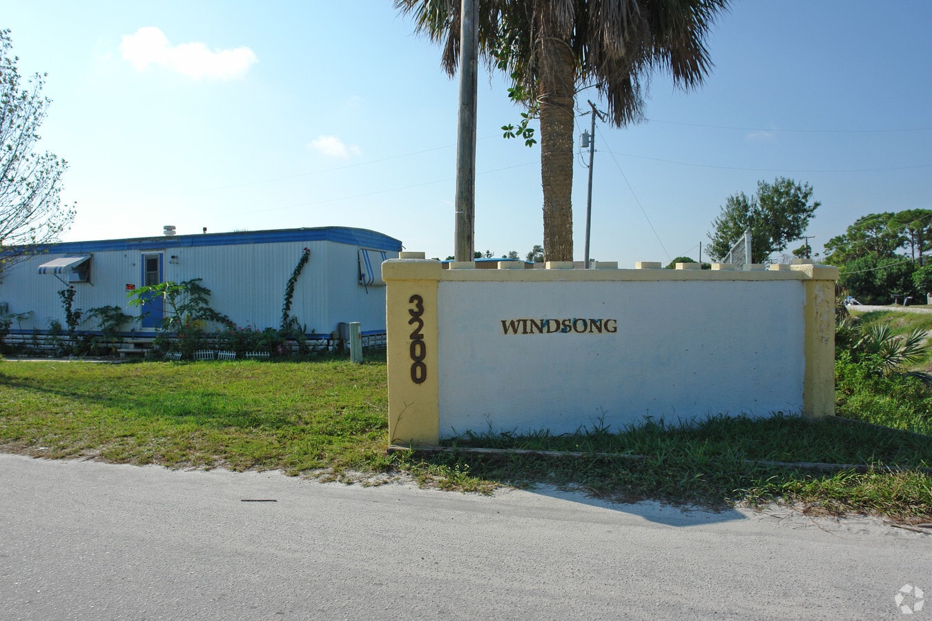 Windsong Mobile Village - Windsong Mobile Village Apartments