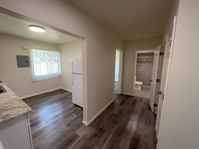 Photo - 942 N Van Ness Ave