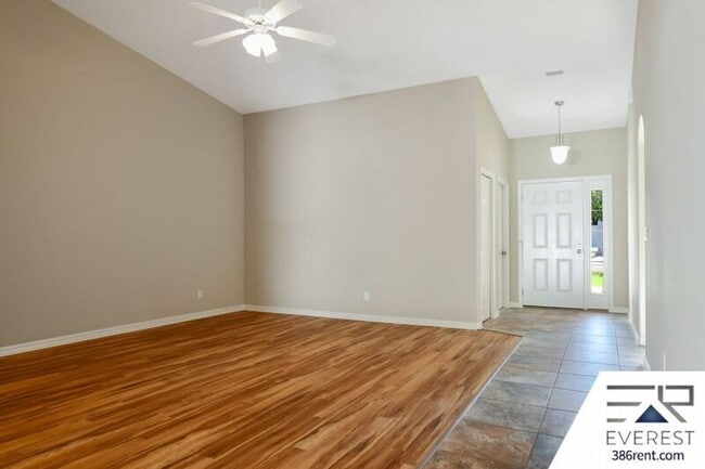 Photo - 27 Raintree Pl