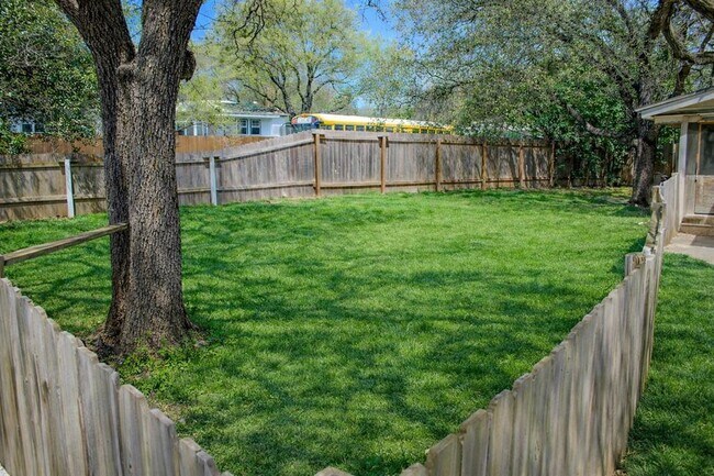 Photo - 11529 Main St